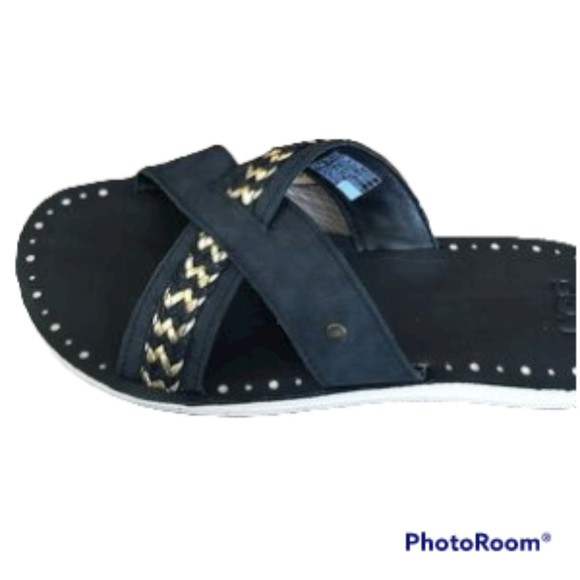 New In Box: UGG Lexia Sandal; Size 8 - Picture 2 of 5